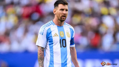 ليونيل ميسي بقميص منتخب الأرجنتين خلال كأس العالم 2026 في تقرير يتناول تأثيره الاقتصادي على البطولة وأسعار التذاكر.